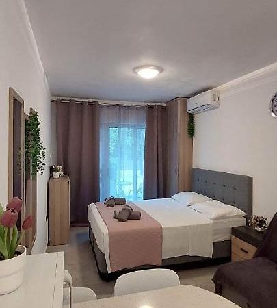 Stay With Oleg C17 Paralímni Eksteriør bilde