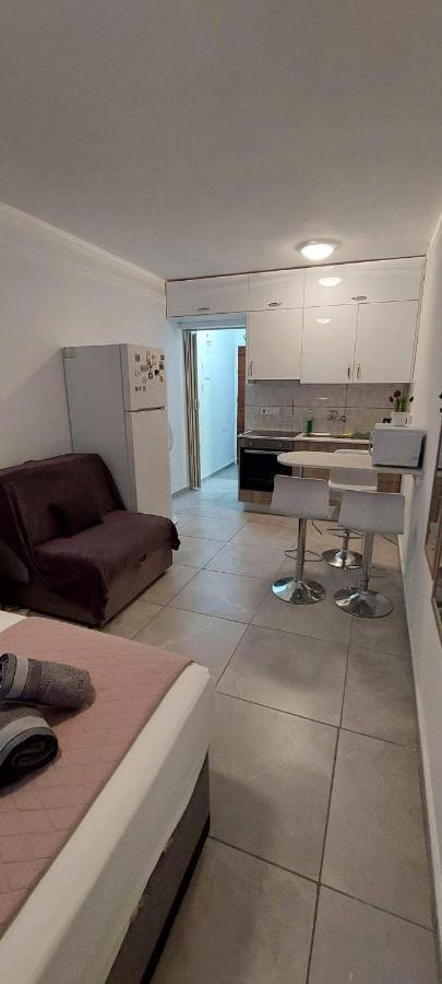Stay With Oleg C17 Paralímni Eksteriør bilde